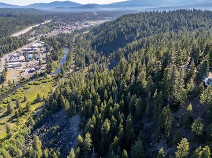 11902 & 11912 Rio Vista Drive, Truckee, CA 96161 Photo