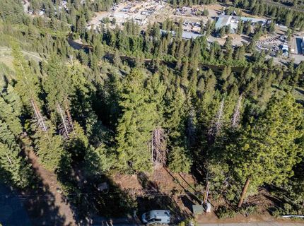 11902 & 11912 Rio Vista Drive, Truckee, CA 96161 Photo