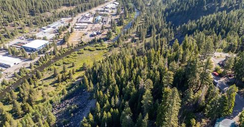 11902 & 11912 Rio Vista Drive, Truckee, CA 96161 Photo