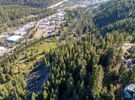 11902 & 11912 Rio Vista Drive, Truckee, CA 96161 Photo