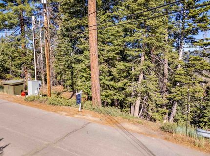 11902 & 11912 Rio Vista Drive, Truckee, CA 96161 Photo