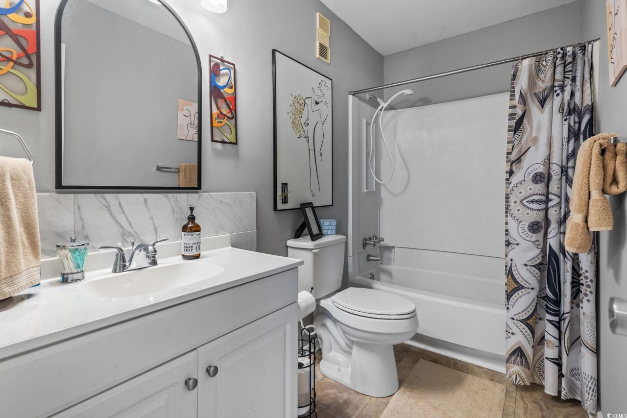 4350 Intercoastal Dr. Photo 2