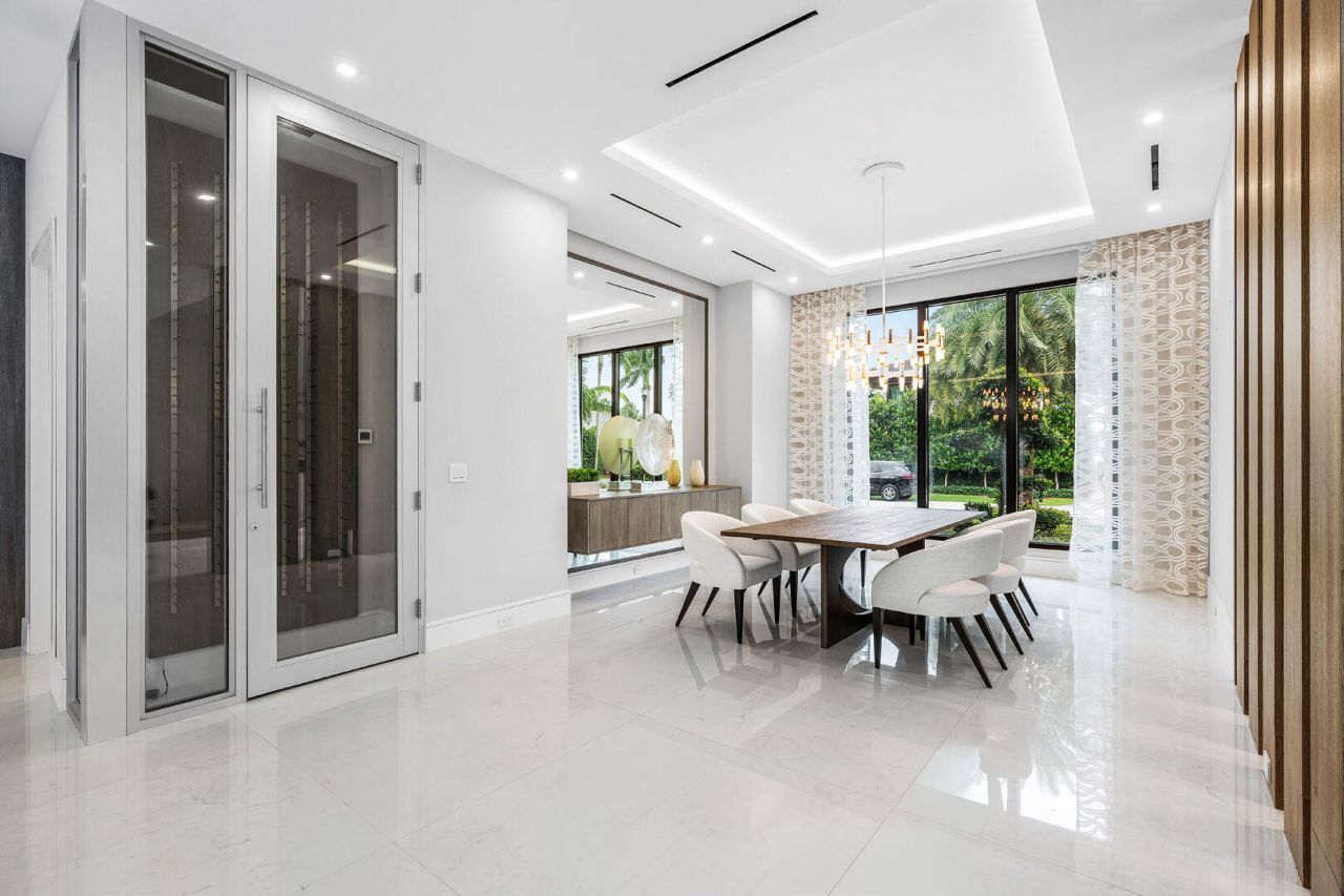 2391 Areca Palm Road, Boca Raton, FL 33432 Photo