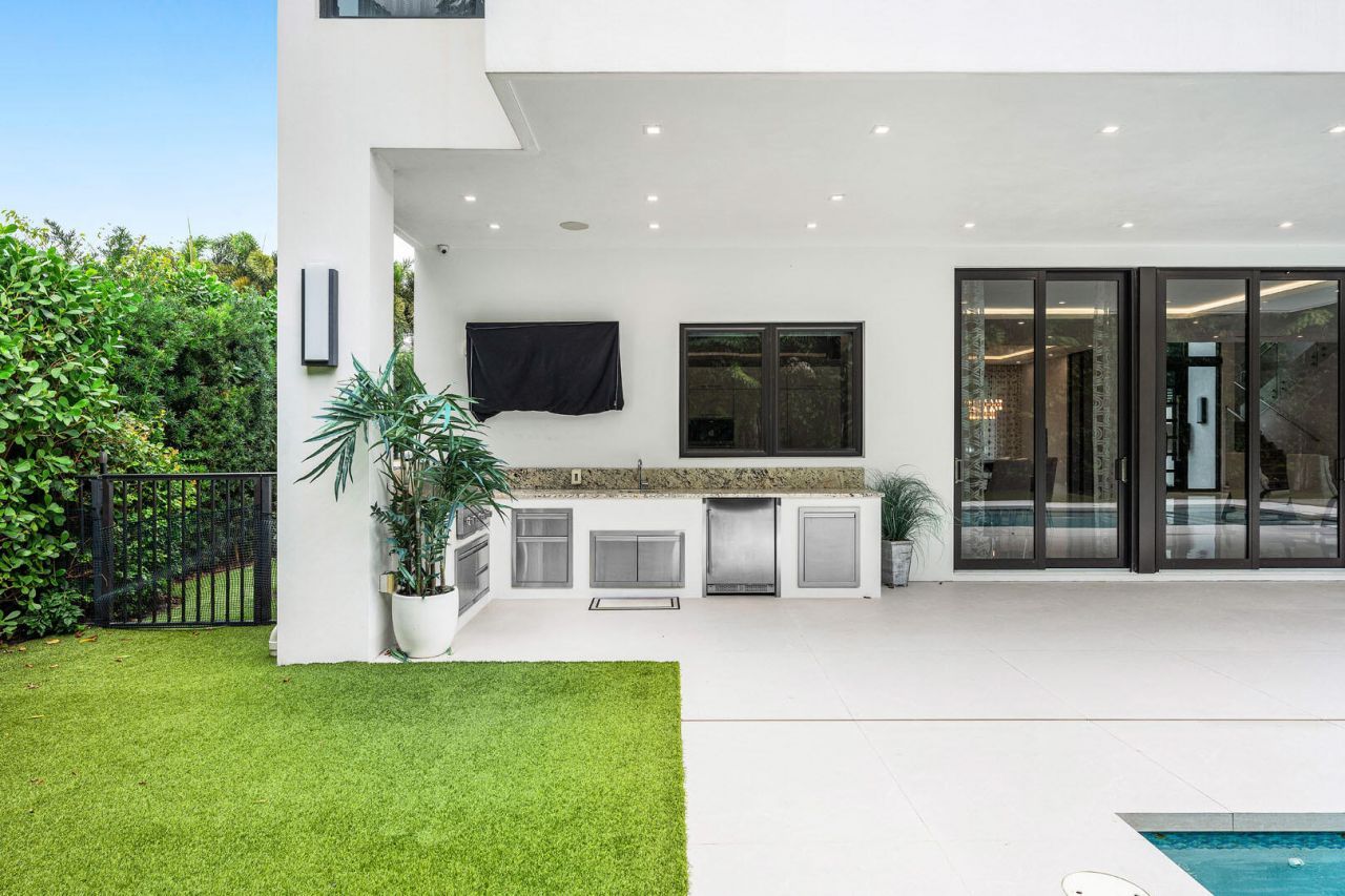 2391 Areca Palm Road, Boca Raton, FL 33432 Photo