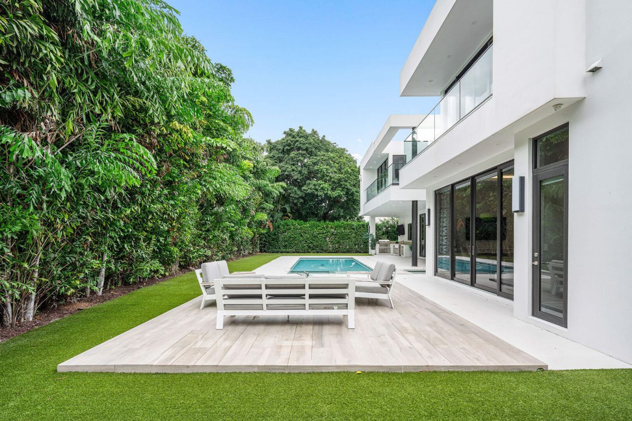 2391 Areca Palm Road, Boca Raton, FL 33432 Photo