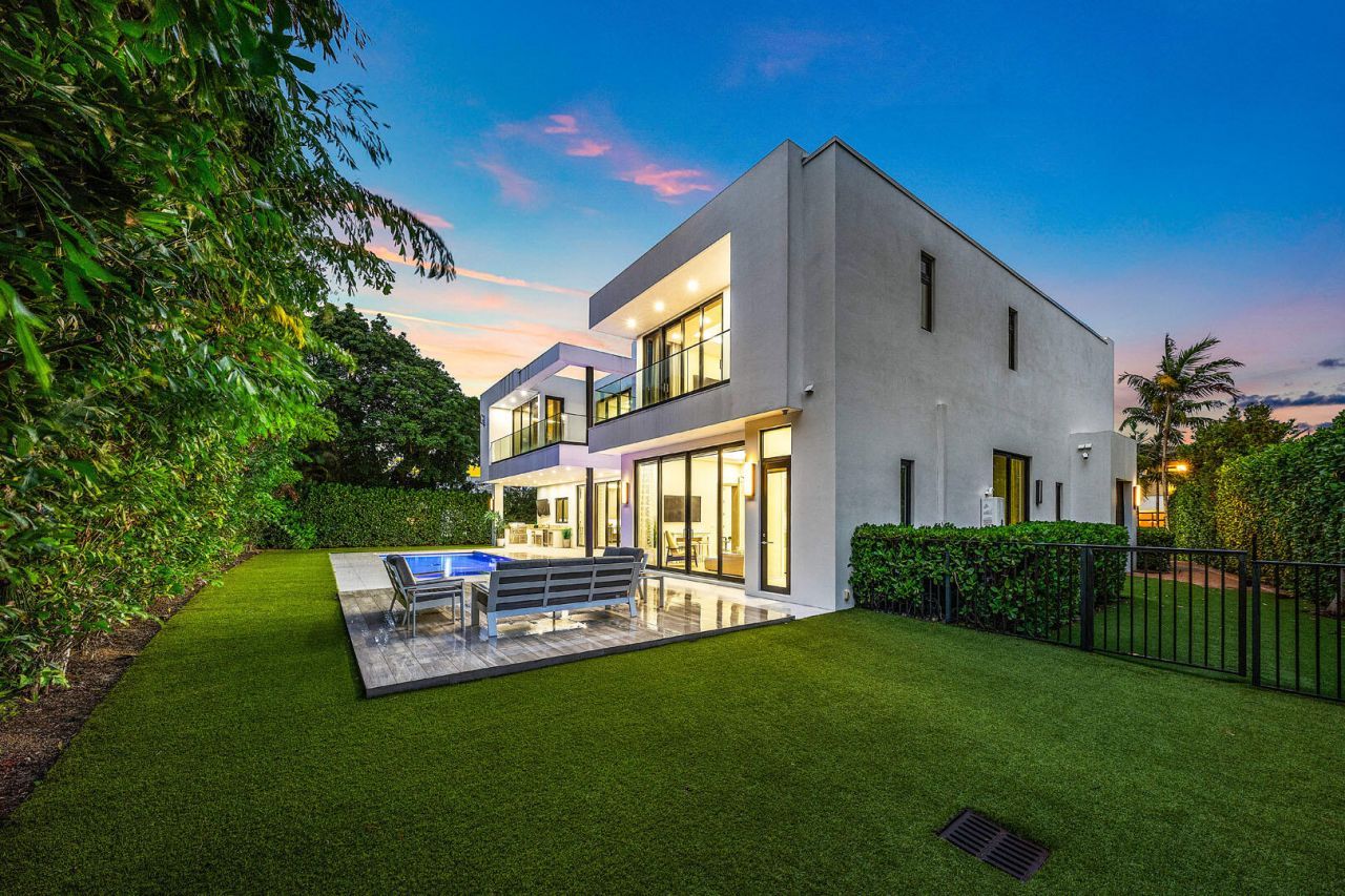 2391 Areca Palm Road, Boca Raton, FL 33432 Photo