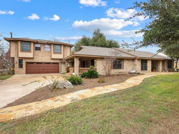 1346 Amistad DR, Round Rock, TX 78664