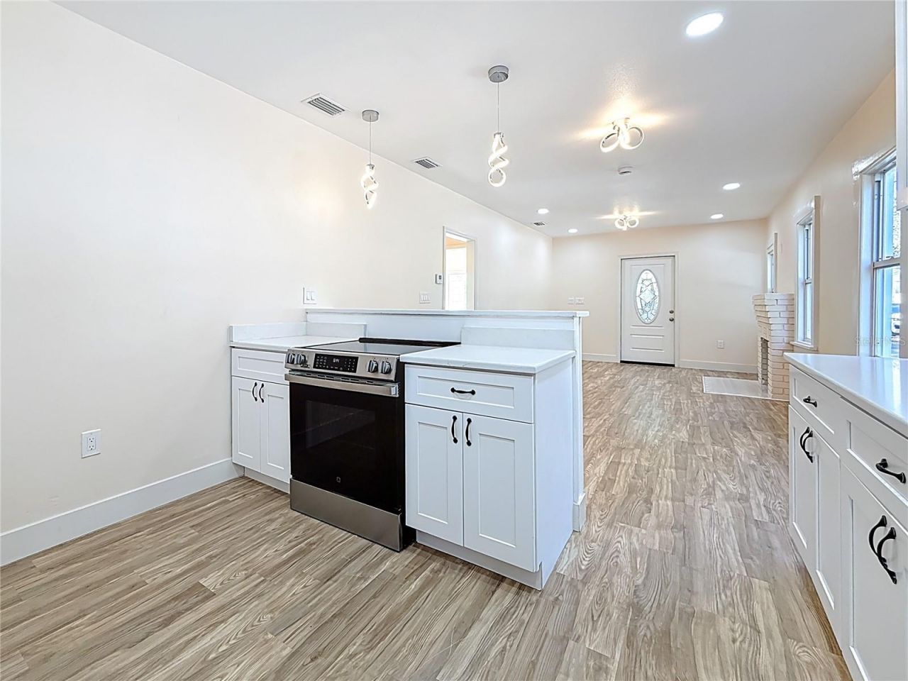 1247 Highland Street N, Saint Petersburg, FL 33701 Photo