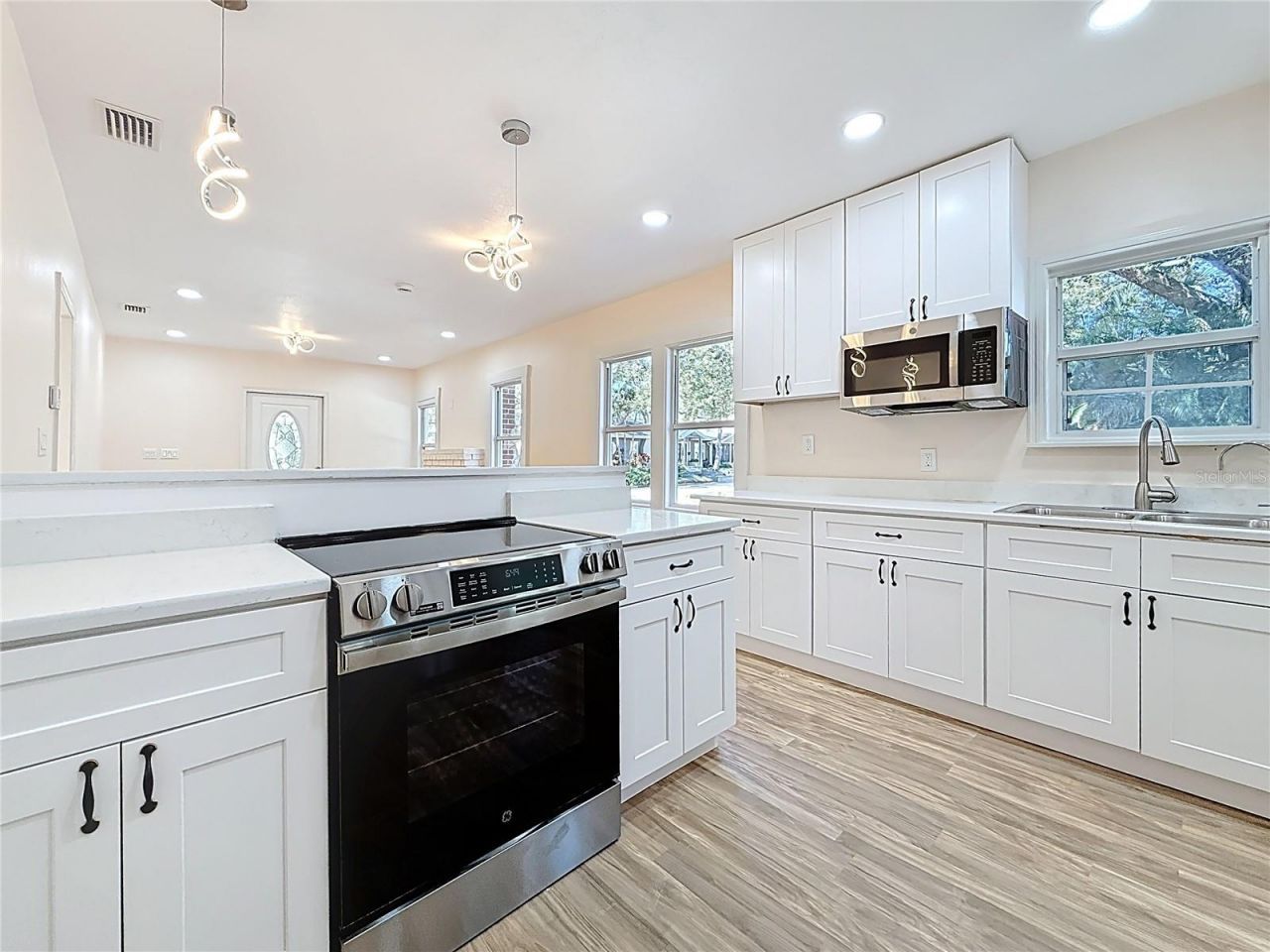 1247 Highland Street N, Saint Petersburg, FL 33701 Photo