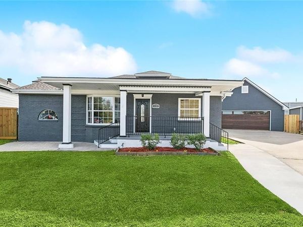 110 ALEXANDER Place, Arabi, LA 70032