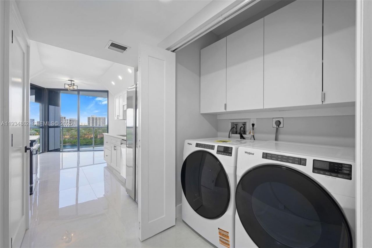 20281 E Country Club Dr, Unit 501, Aventura, FL 33180 Photo