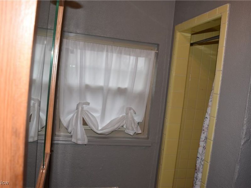 65141 Three Hills Drive, Bellaire, OH 43906 Photo 17