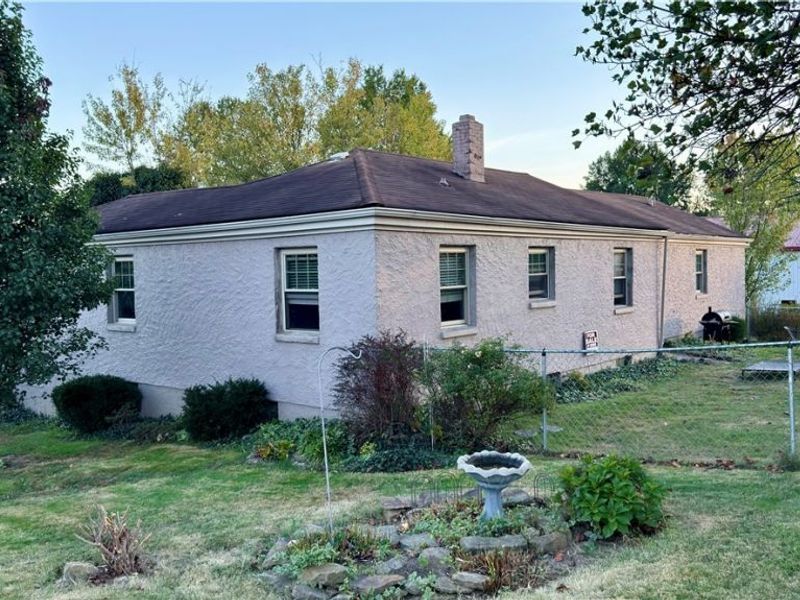 65141 Three Hills Drive, Bellaire, OH 43906 Photo 2