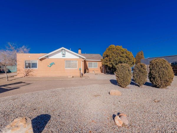 609 Candelaria Road NW, Albuquerque, NM 87107
