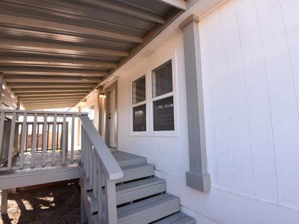 1181 Los Cristantemos Court SE, Los Lunas, NM 87031