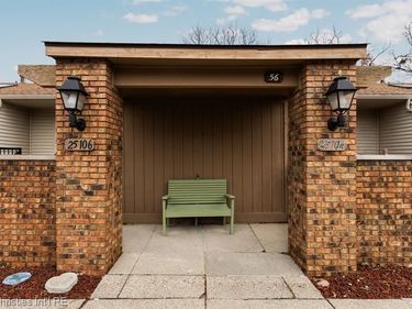 25106 Hamilton Court, South Lyon, MI 47178