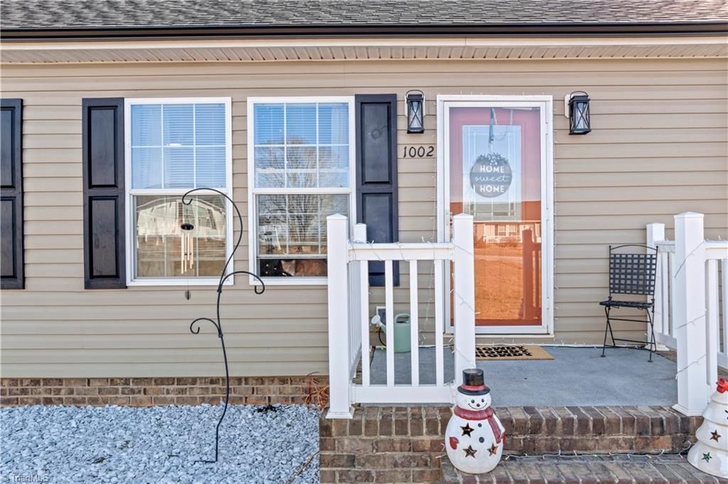 1002 Crestline Drive, Yadkinville, NC 27055 Main Photo