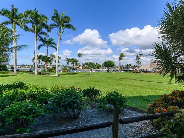 657 Seaview CT, Unit J1, MARCO ISLAND, FL 34145