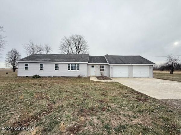 2970 Otsego Pike, Custar, OH 43511