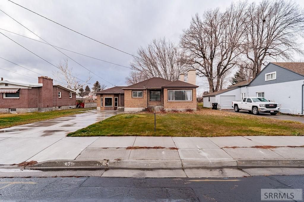 328 N Park Avenue, Shelley, ID 83274 Main Photo