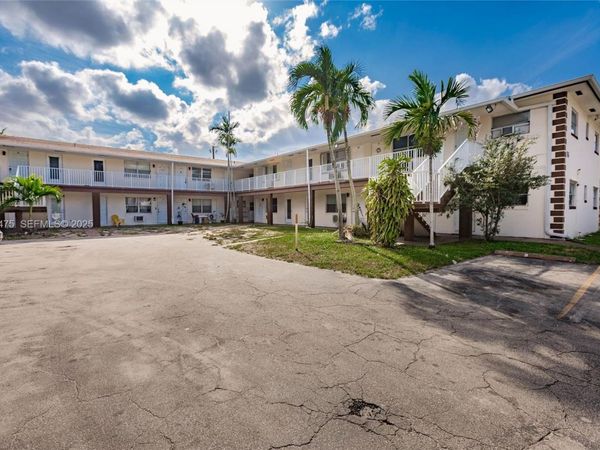1816 Mckinley St, Unit 10, Hollywood, FL 33020