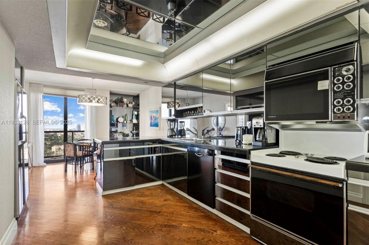 19667 Turnberry Way, Unit 17-D, Aventura, FL 33180 Photo