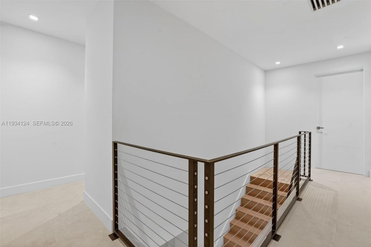 7222 SW 52nd Ct, Miami, FL 33143 Photo