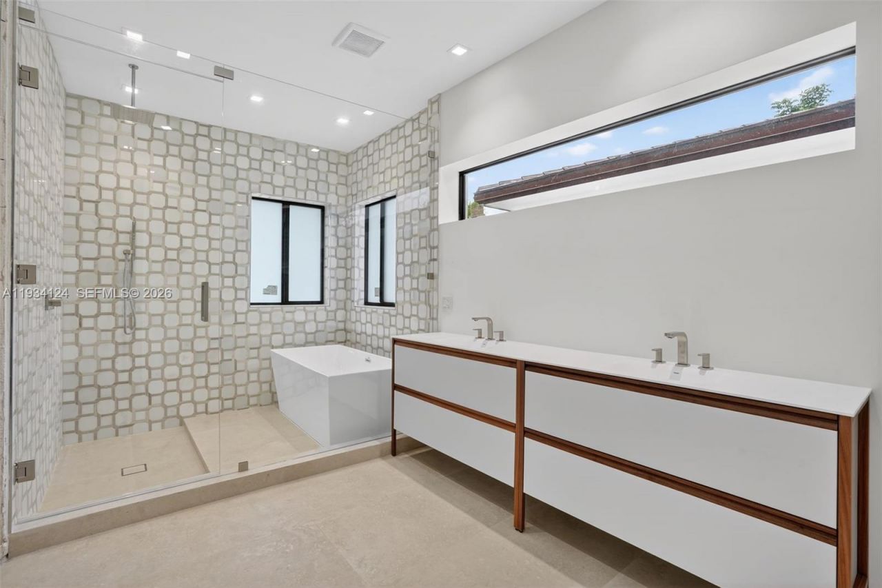 7222 SW 52nd Ct, Miami, FL 33143 Photo