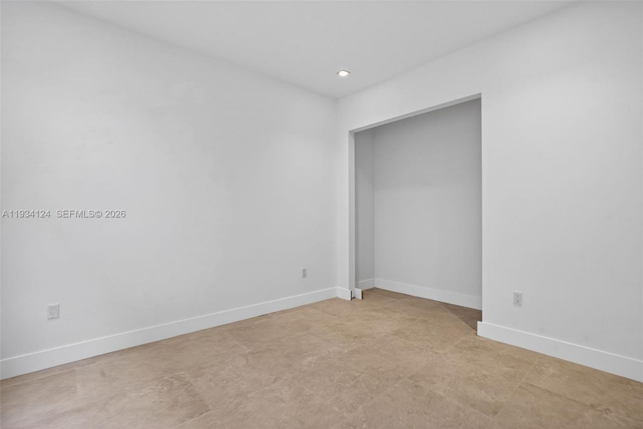 7222 SW 52nd Ct, Miami, FL 33143 Photo