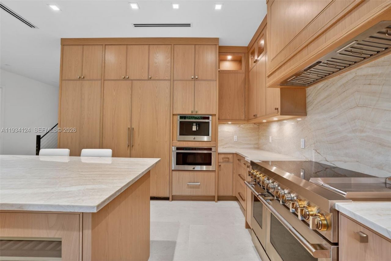 7222 SW 52nd Ct, Miami, FL 33143 Photo