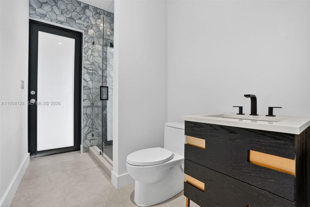 7222 SW 52nd Ct, Miami, FL 33143 Photo