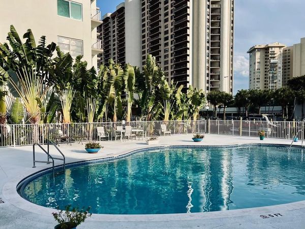 1750 NE 115th St, Unit 608, Miami, FL 33181