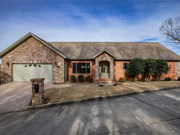 8340 Eagle Crest Drive , Rogers, AR 72756