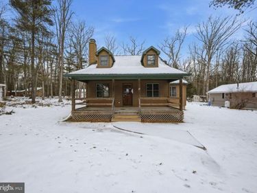 25 5TH STREET, HAWLEY, PA 18428