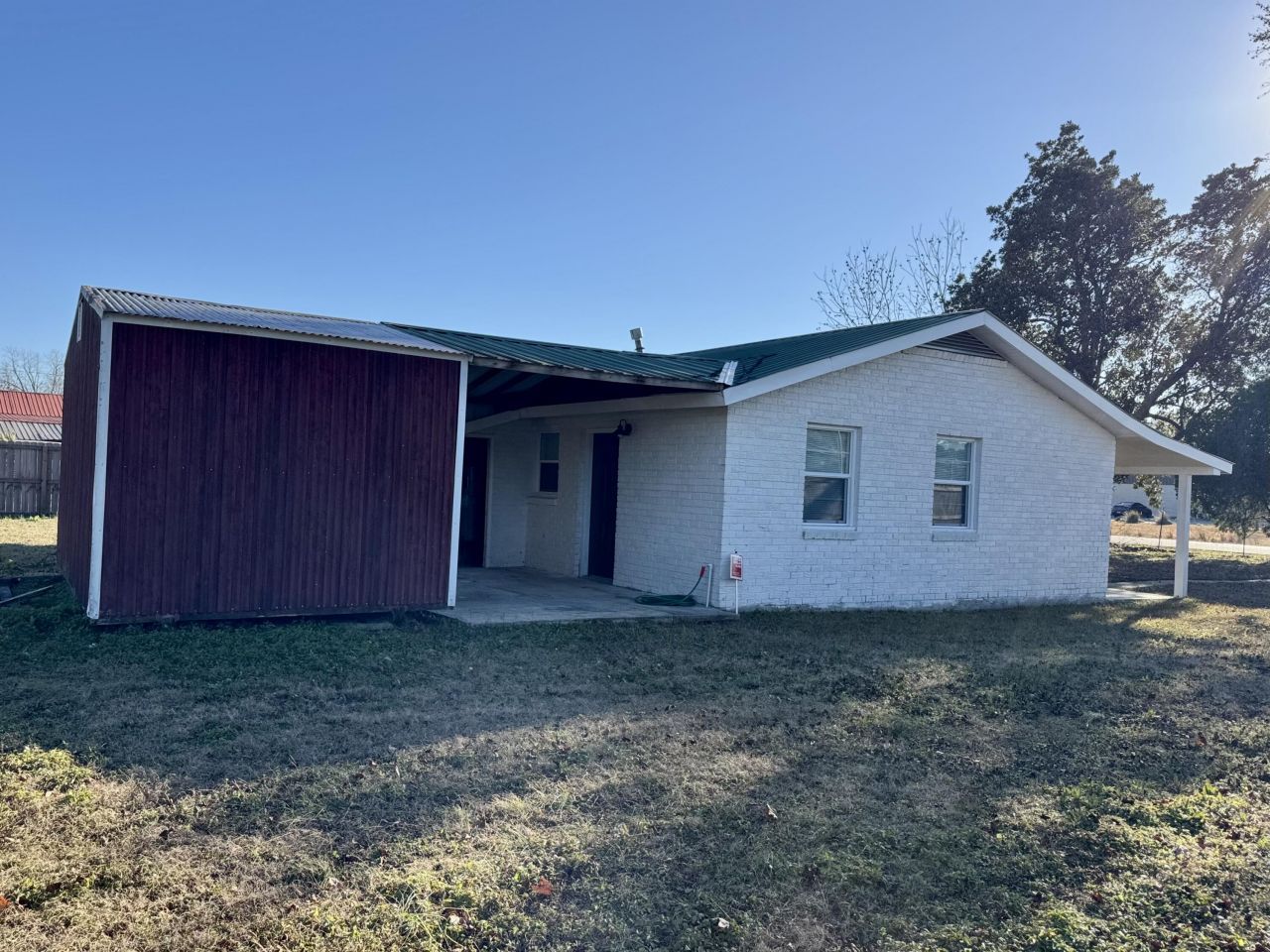 1137 Mw Rickenbaker Road Photo 4