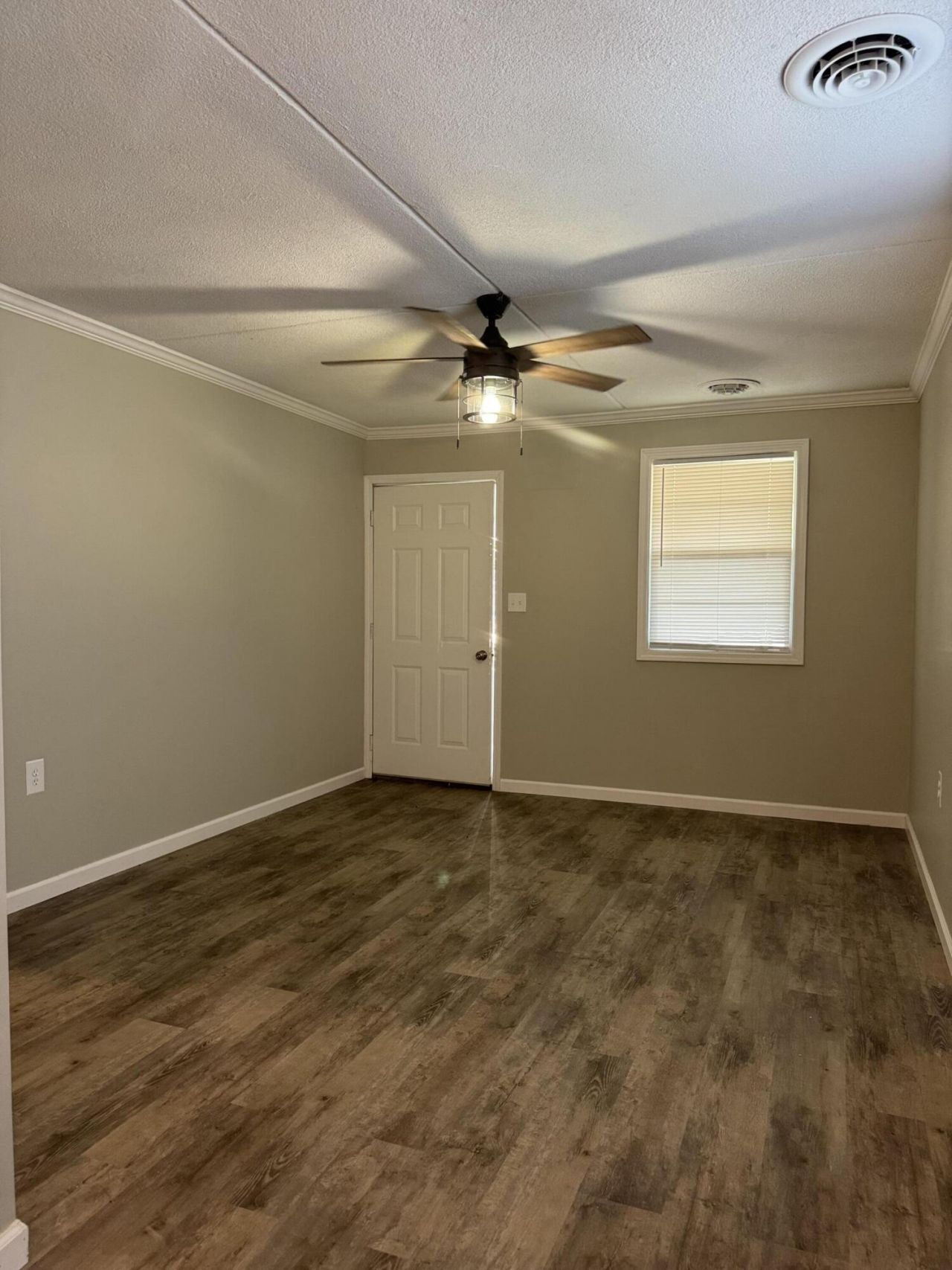 1137 Mw Rickenbaker Road Photo 6