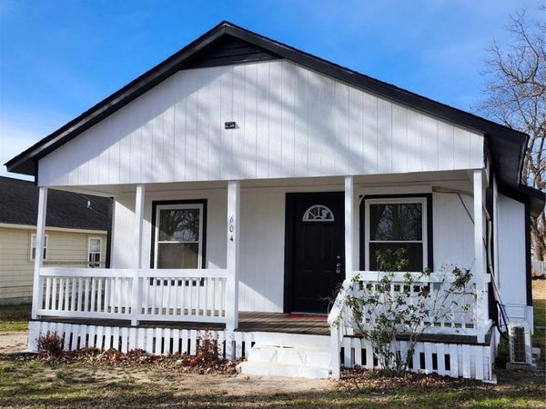 604 N Oak Street, Checotah, OK 74426