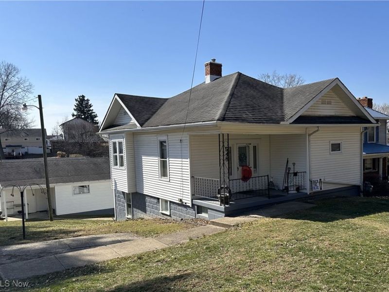 548 Highland Avenue, Cambridge, OH 43725 Photo 2