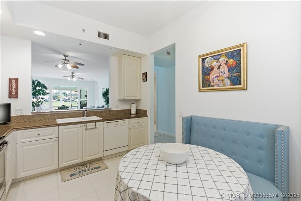 1 Harbour Isle Drive E, Unit 104, Fort Pierce, FL 34949 Photo