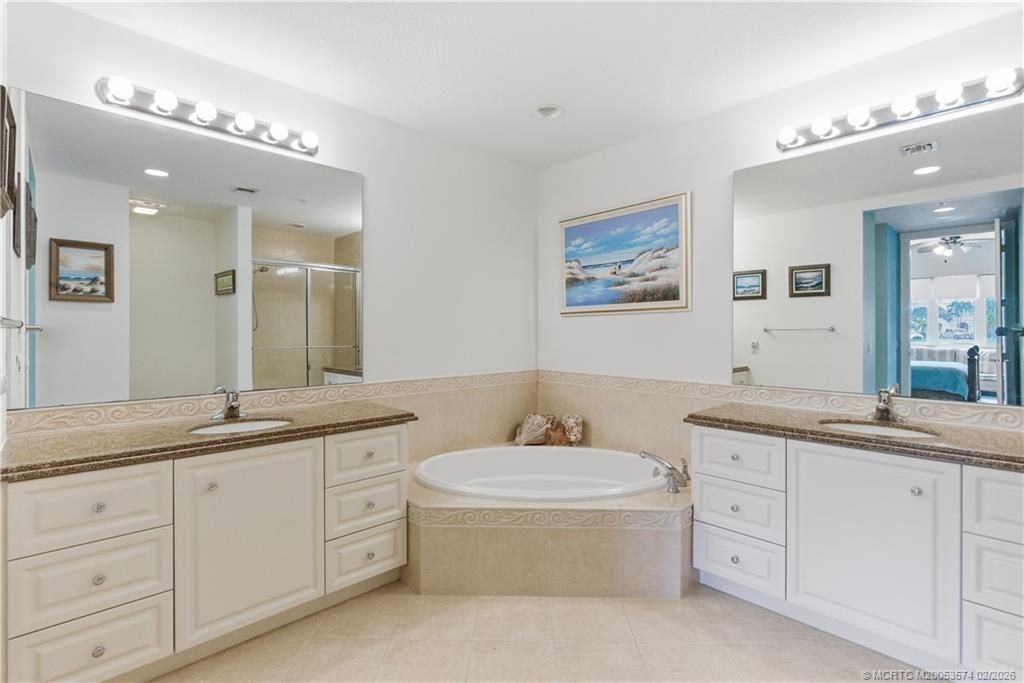 1 Harbour Isle Drive E, Unit 104, Fort Pierce, FL 34949 Photo