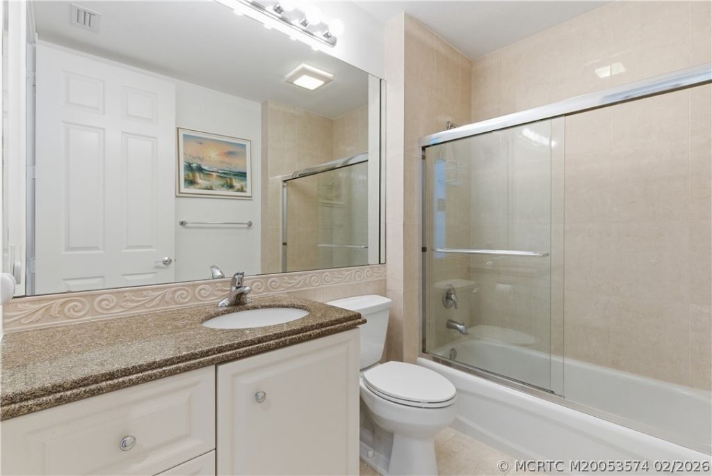 1 Harbour Isle Drive E, Unit 104, Fort Pierce, FL 34949 Photo
