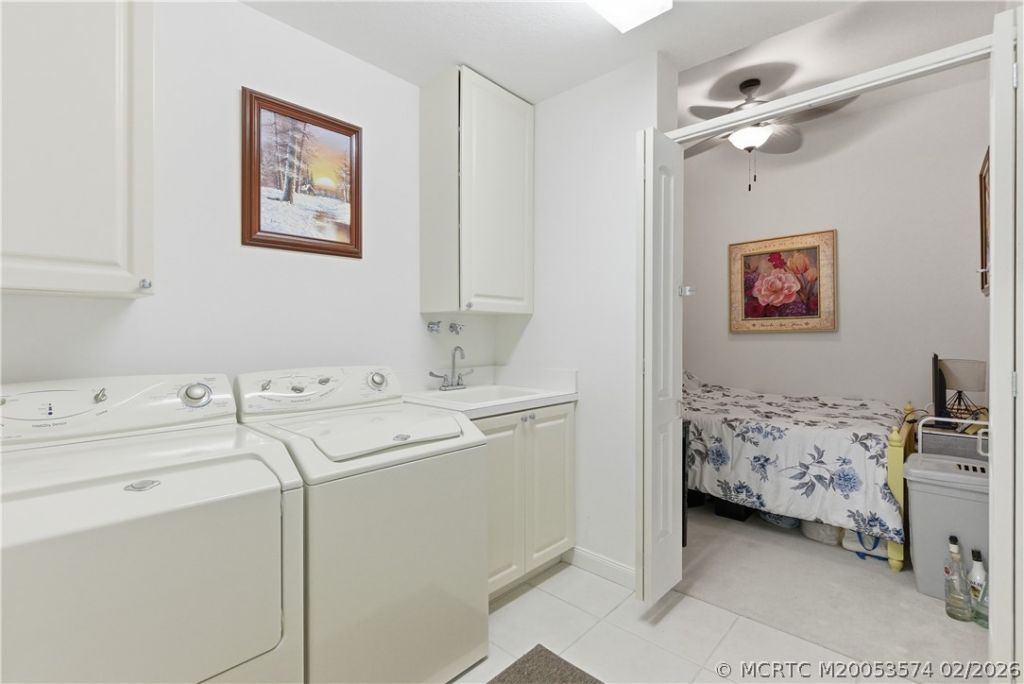 1 Harbour Isle Drive E, Unit 104, Fort Pierce, FL 34949 Photo