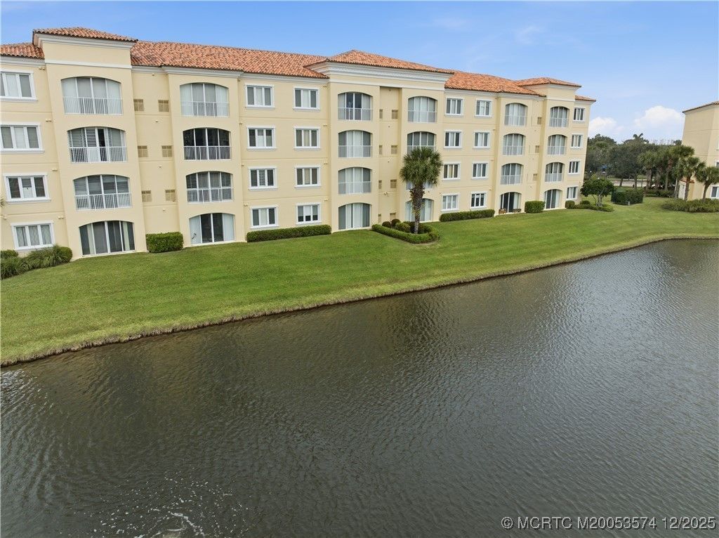 1 Harbour Isle Drive E, Unit 104, Fort Pierce, FL 34949 Photo