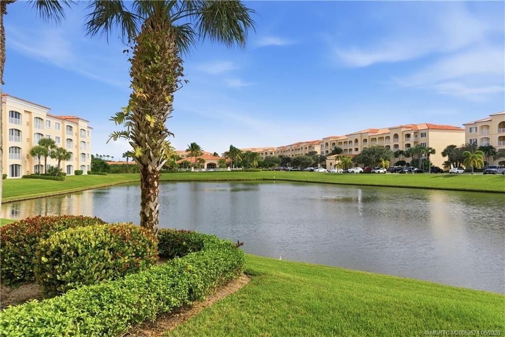1 Harbour Isle Drive E, Unit 104, Fort Pierce, FL 34949 Photo