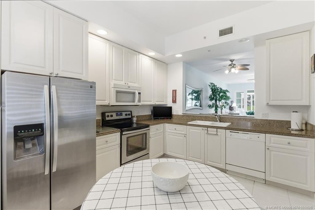 1 Harbour Isle Drive E, Unit 104, Fort Pierce, FL 34949 Photo