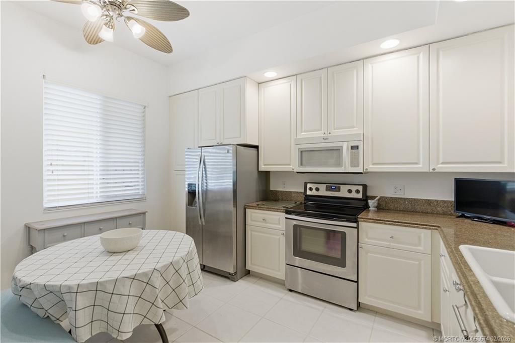 1 Harbour Isle Drive E, Unit 104, Fort Pierce, FL 34949 Photo
