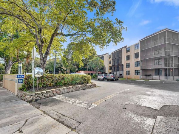 3800 N Hills Dr, Unit 412, Hollywood, FL 33021