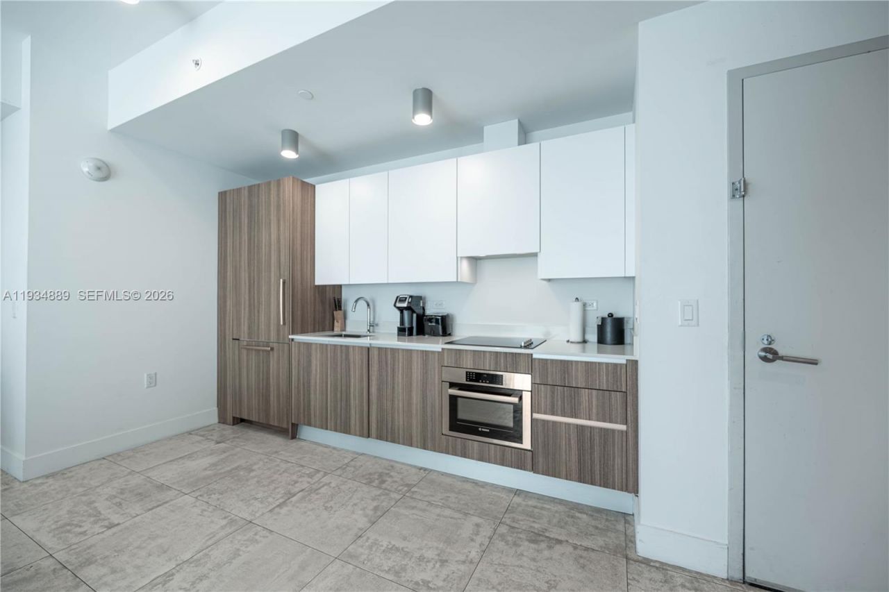 239 SW 9th St, Unit 2103, Miami, FL 33130 Photo