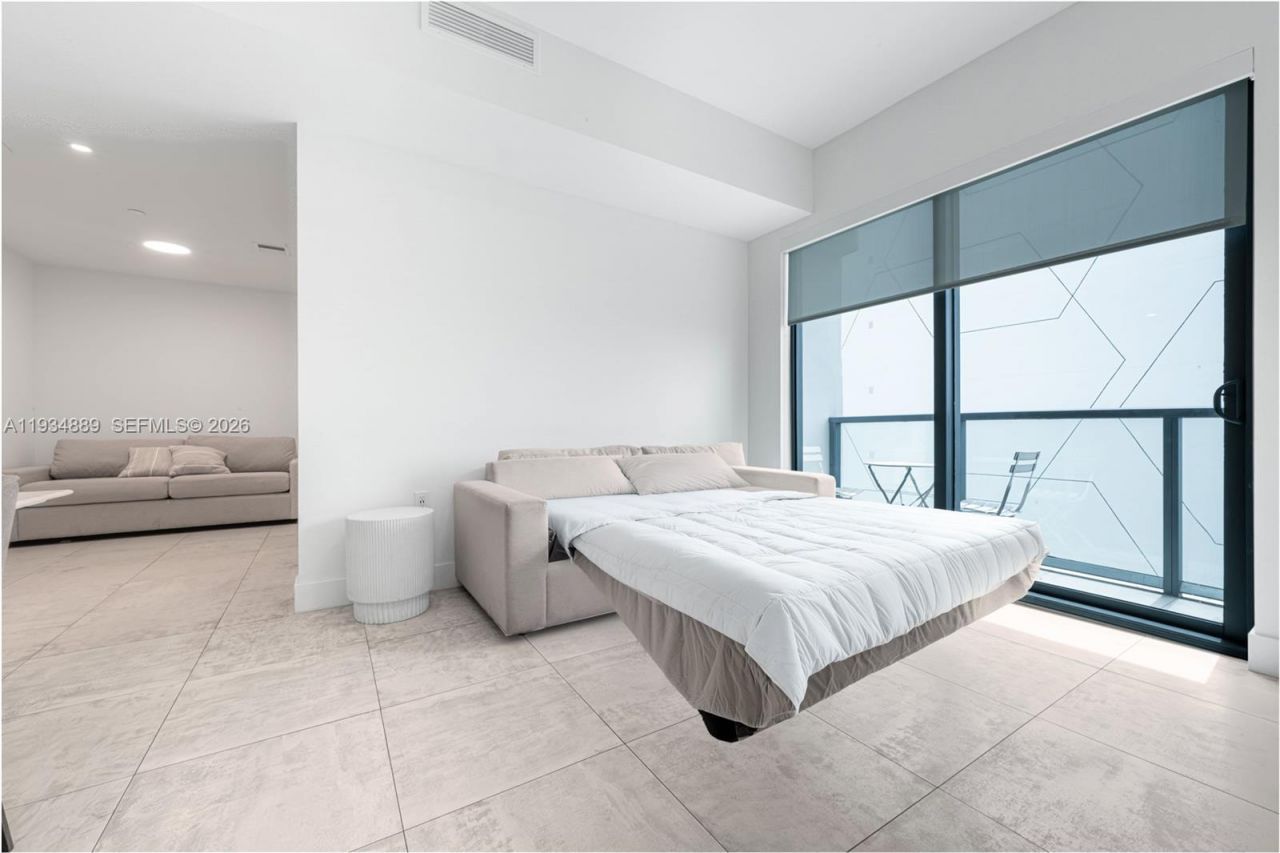 239 SW 9th St, Unit 2103, Miami, FL 33130 Photo