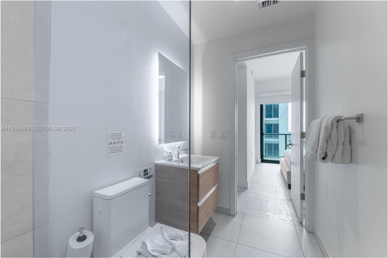 239 SW 9th St, Unit 2103, Miami, FL 33130 Photo